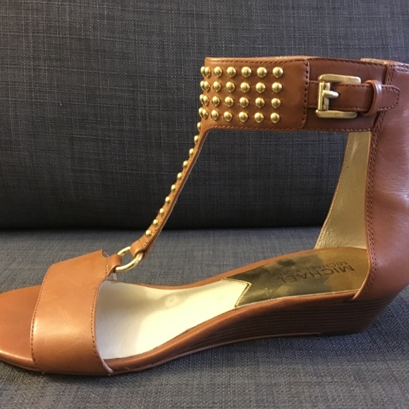 Michael Kors Celena Studded Leather Sandals - sz7 - Picture 4 of 7